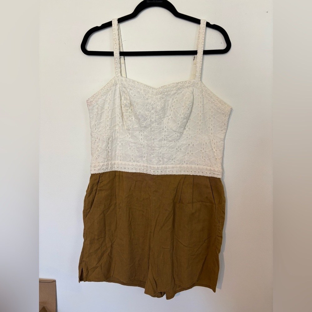 Addie Laced Romper | Summer | Casual | Feminine | Colorblock | Lace | Vacation - Picture 4 of 16